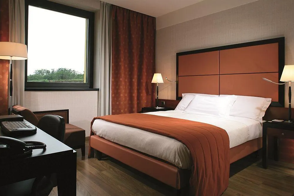 ****  Hotel Crowne Plaza Milan - Malpensa Airport By Ihg Case Nuove  Italia