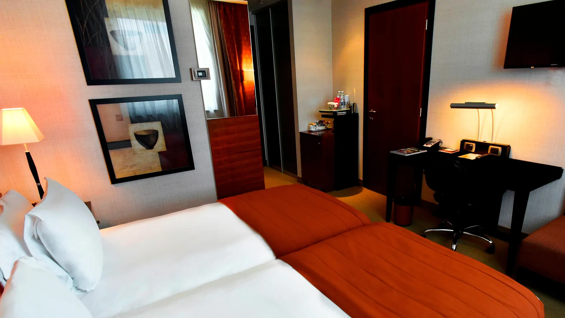 Crowne Plaza Milan - Malpensa Airport By Ihg Hotel Case Nuove