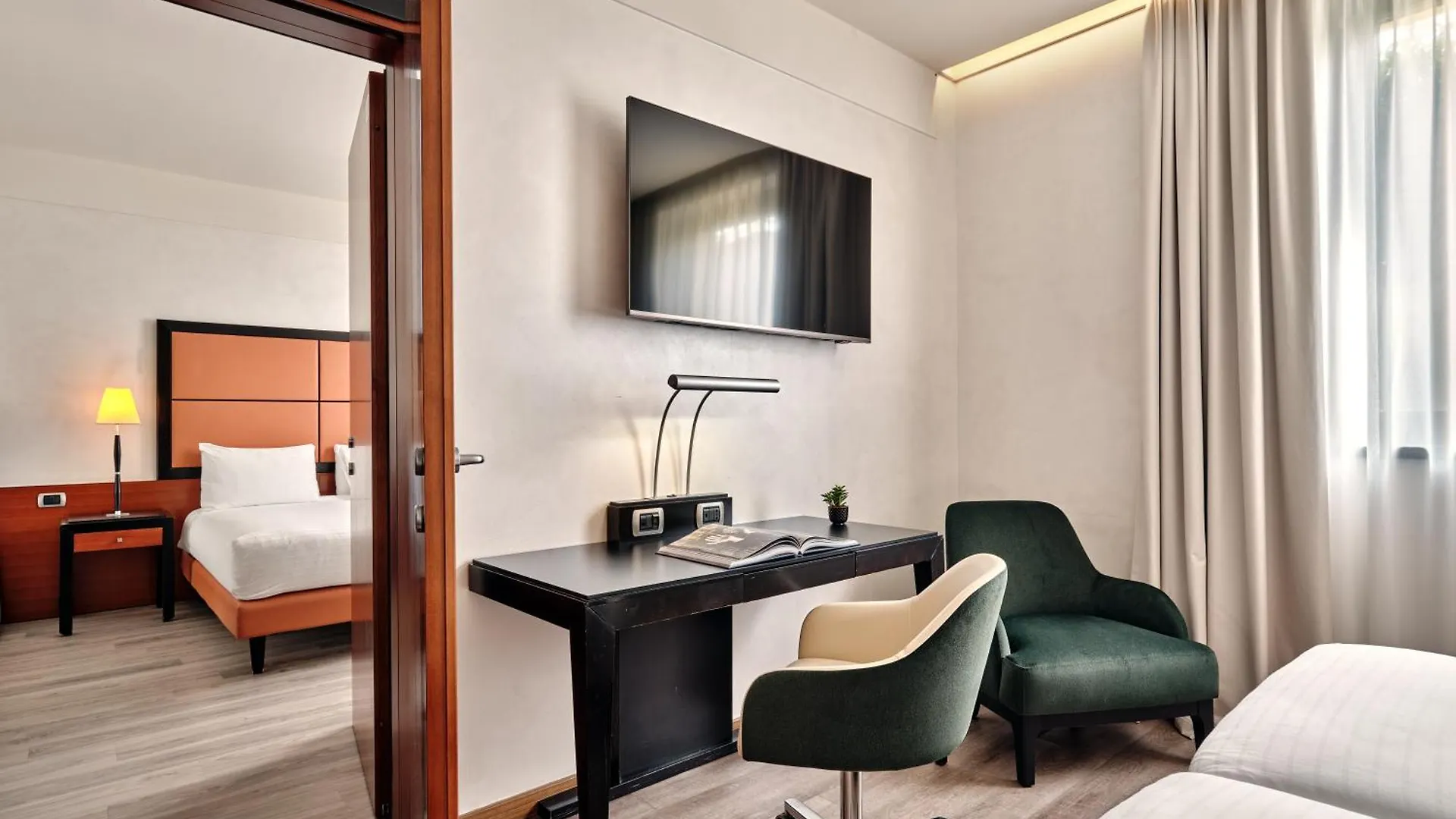Crowne Plaza Milan - Malpensa Airport By Ihg Hotel Case Nuove