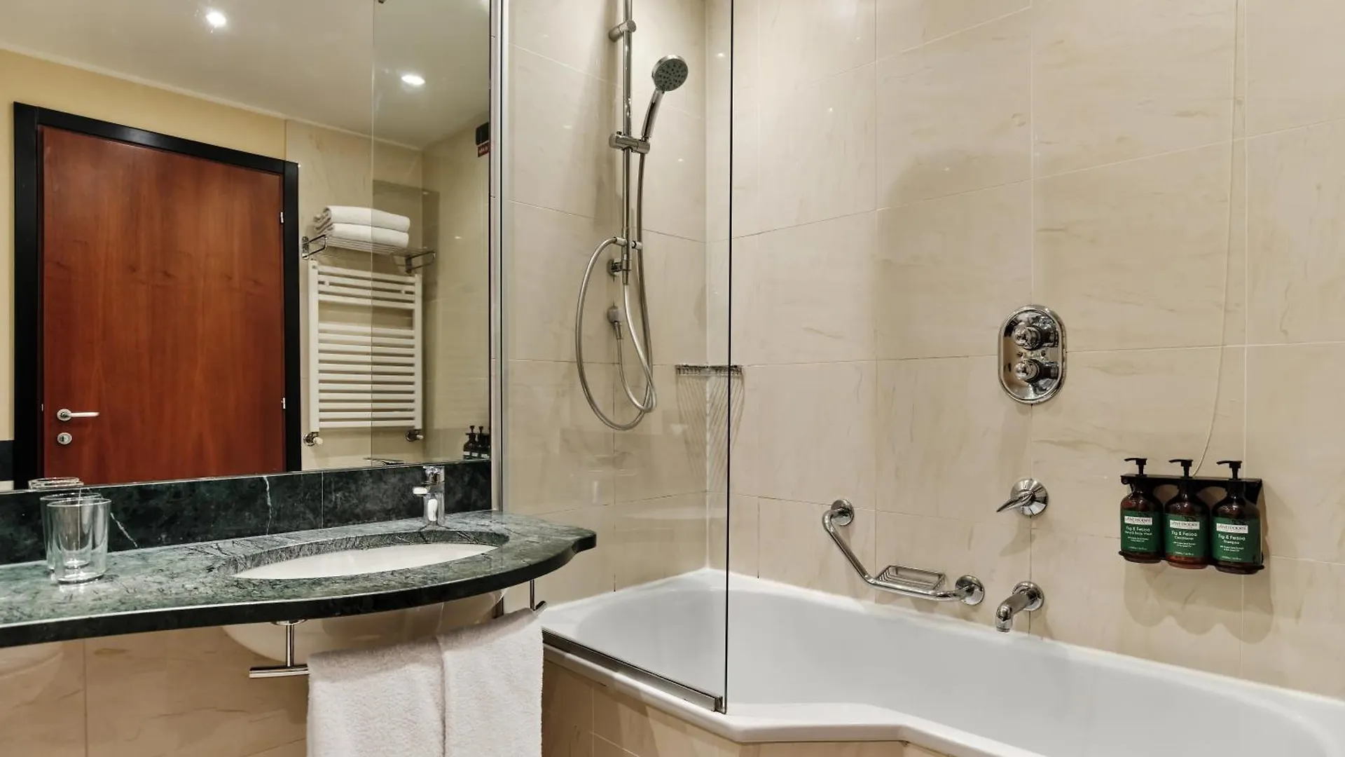 Crowne Plaza Milan - Malpensa Airport By Ihg Hotel Case Nuove