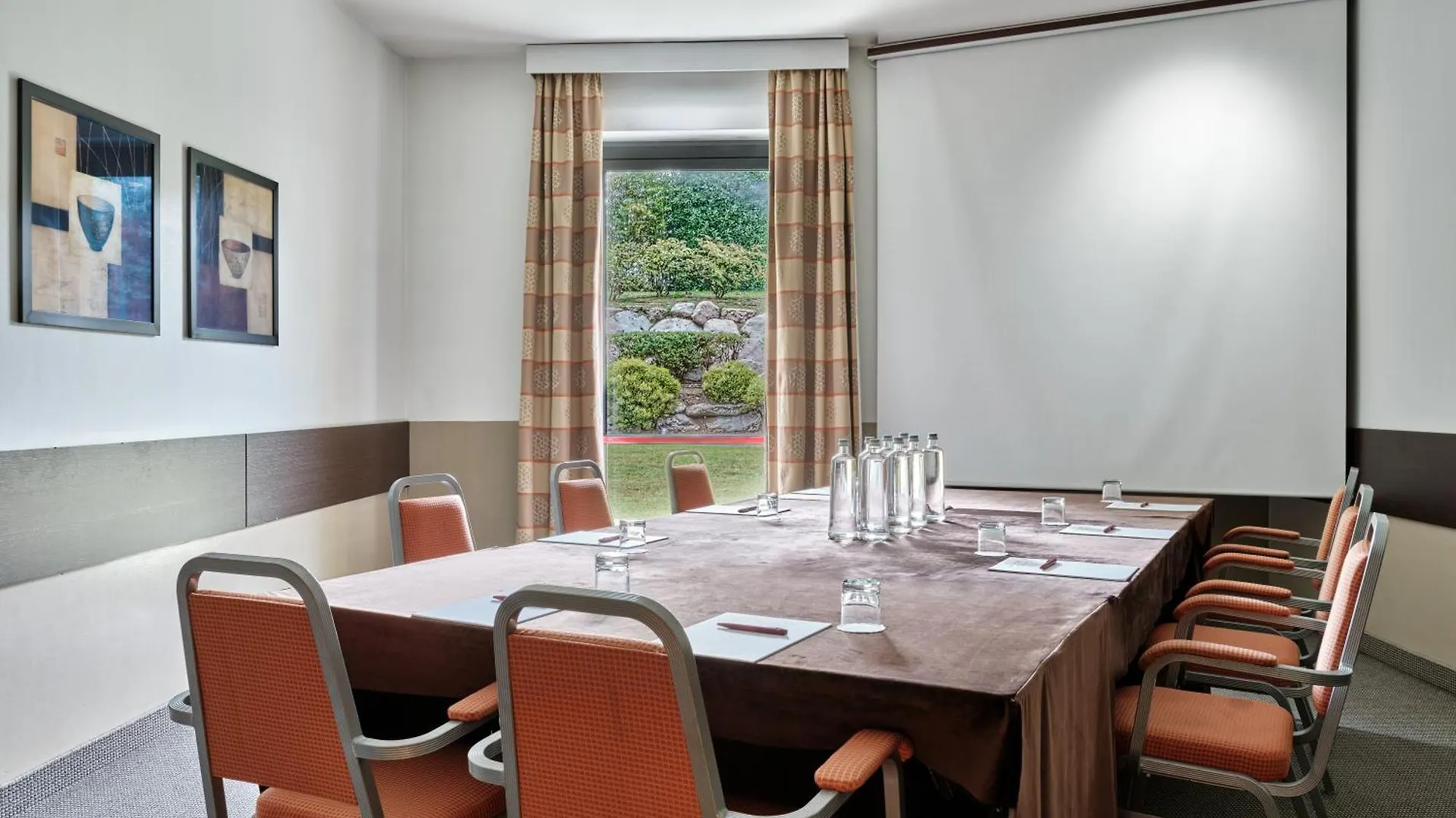 ****  Crowne Plaza Milan - Malpensa Airport By Ihg Hotel Case Nuove  Italy