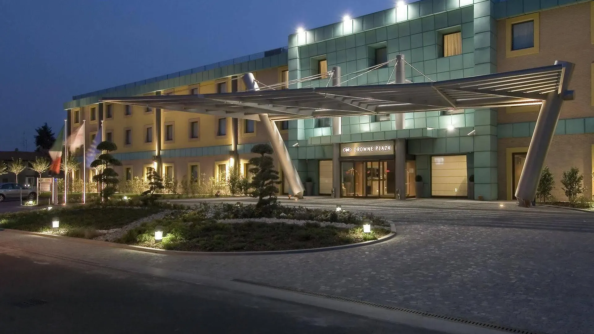 Crowne Plaza Milan - Malpensa Airport By Ihg Hotel Case Nuove  Italy
