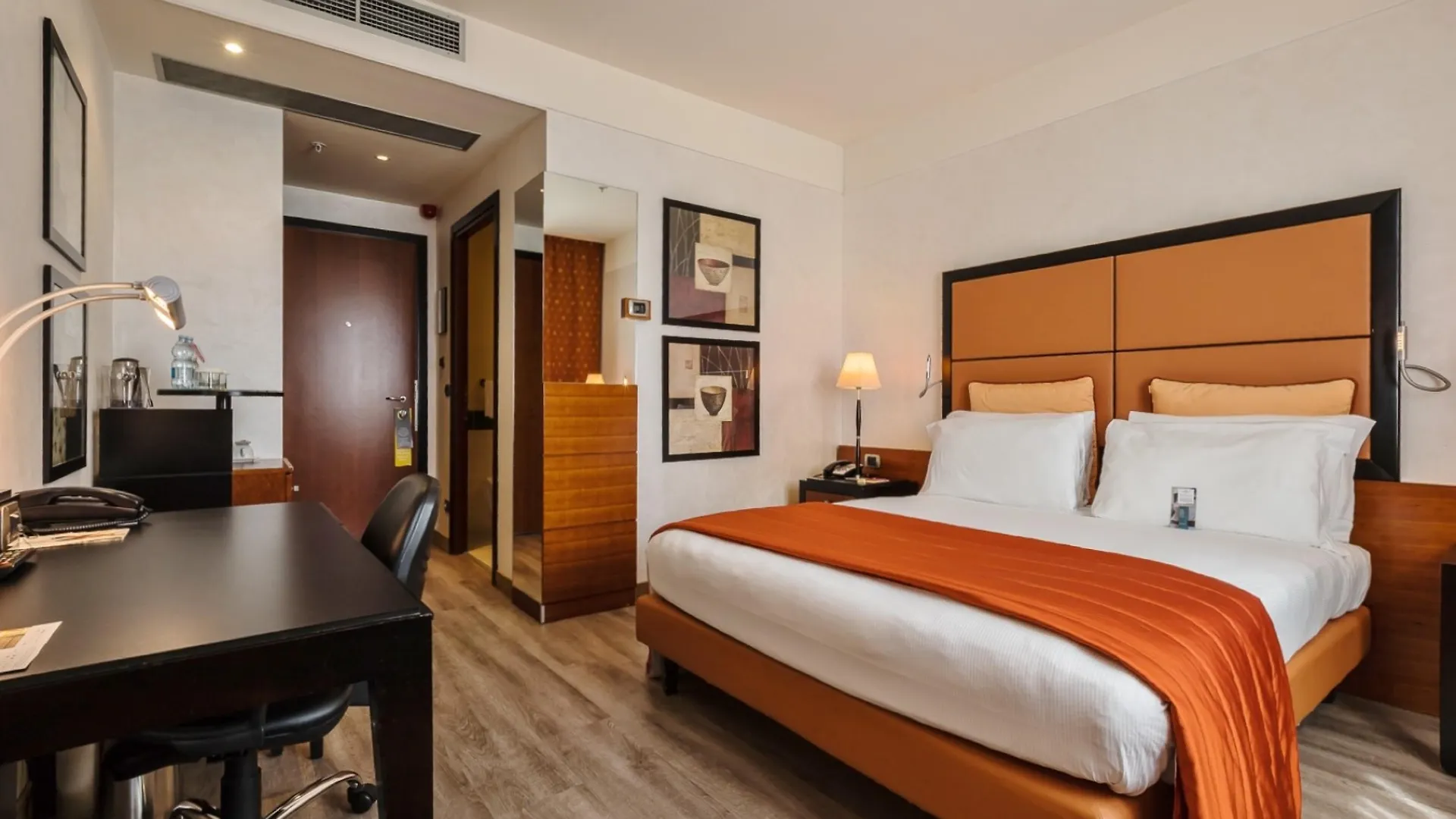 Crowne Plaza Milan - Malpensa Airport By Ihg Hotell Case Nuove  4*, Case Nuove (Lombardy) Italien