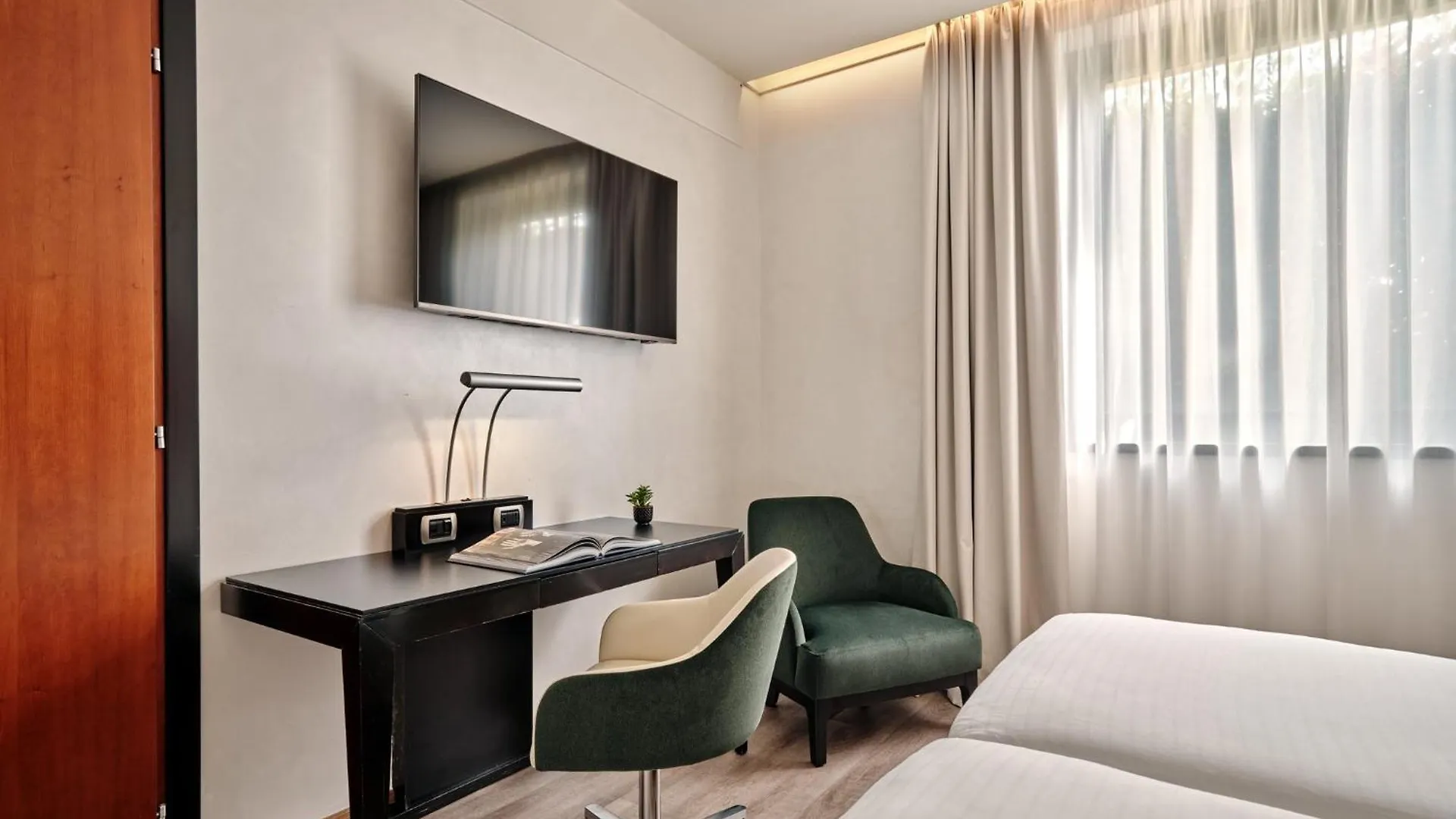 Crowne Plaza Milan - Malpensa Airport By Ihg Hotell Case Nuove  4*, Case Nuove (Lombardy)